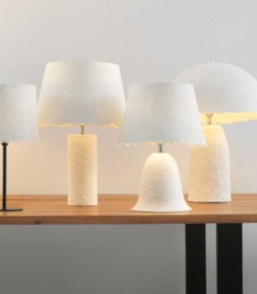 Lámpara de Mesa Artesanal con Pantalla de Papel Maché Blanca Peper