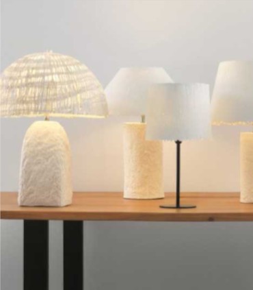Lámpara de Mesa Blanca de Papel Maché Artesanal Busaba