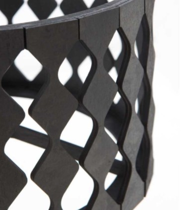 Lámpara de Mesa Artesanal Negra de Madera y Metal Helio