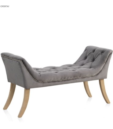 Banqueta Descalzadora Chesterfield Gris de Terciopelo con Capitoné y Patas de Madera Natural Freyja