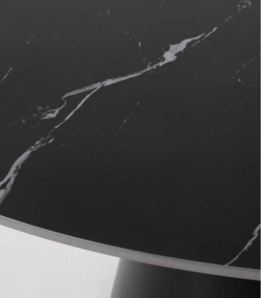 Mesa de Comedor Redonda en Ceramica Negra Mate y Base Metálica Oisis