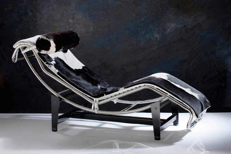 Chaise longue LC4 de Le Corbusier - Piel potro - Sheraton en Ámbar Muebles