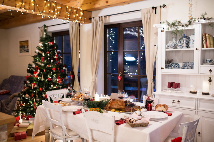 Comedor decorado para la cena de Nochebuena - Distribución - Fuente: Pinterest