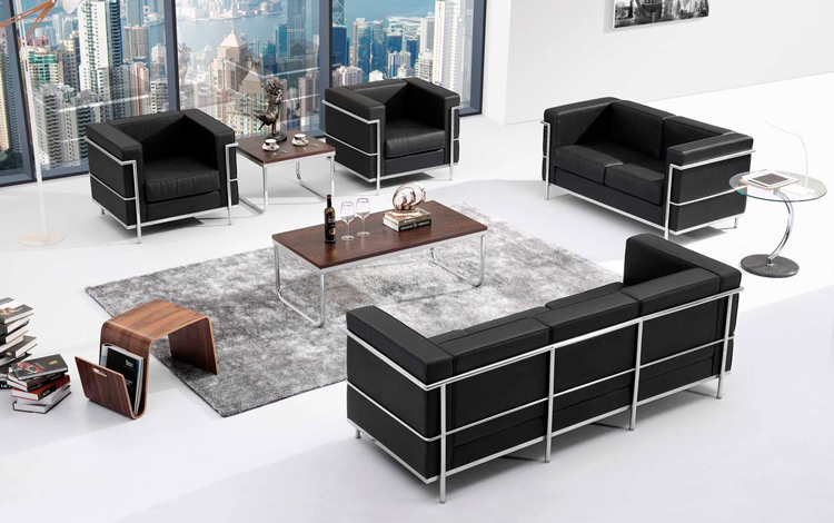 Composición de salón con LC2 + LC3 de Le Corbusier - Ámbar Muebles