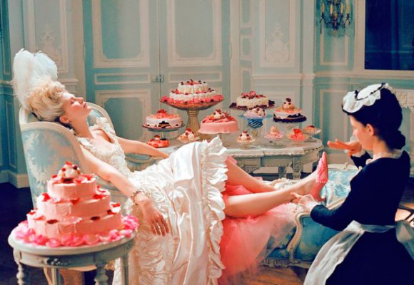 INTERIORES Y MUEBLES DE PELÍCULA: MARÍA ANTONIETA DE SOFÍA COPPOLA