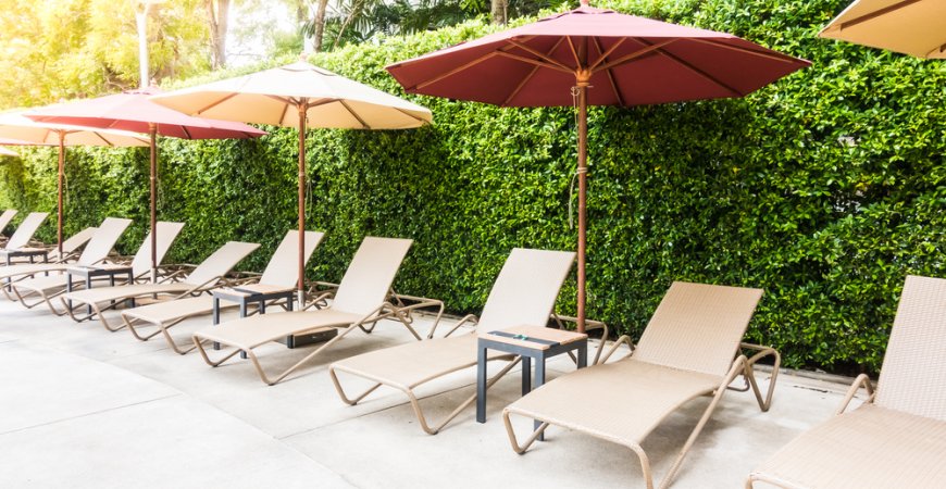 Consejos para elegir los mejores colores para una sombrilla de terraza