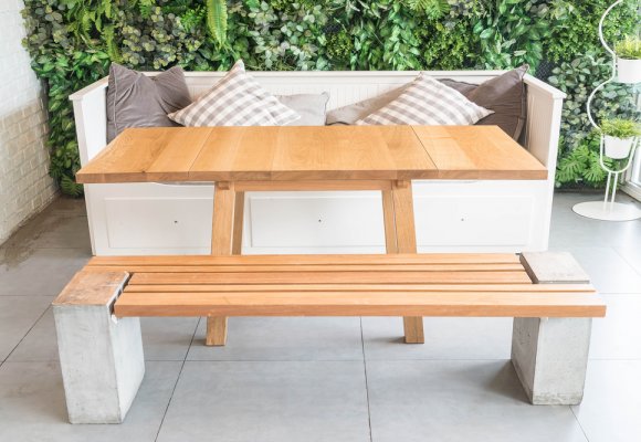Muebles de jardín multifuncionales para aprovechar cada espacio