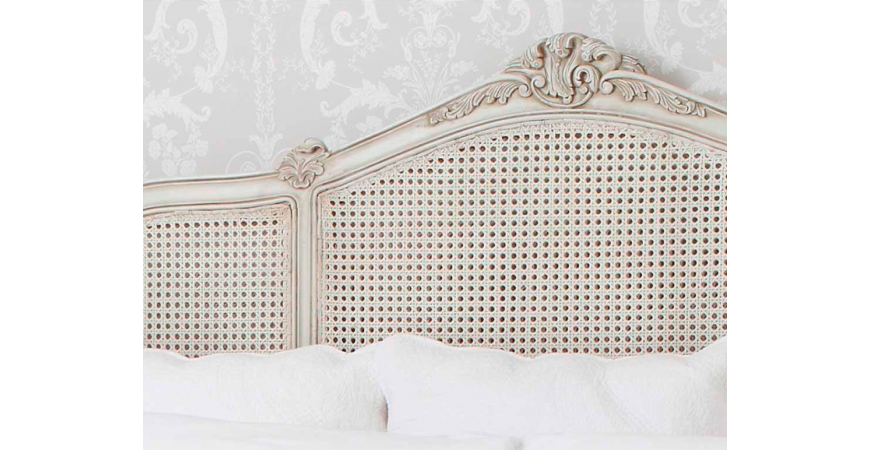 CÓMO CREAR UN DORMITORIO ROMÁNTICO CON CABECEROS DE REJILLA
